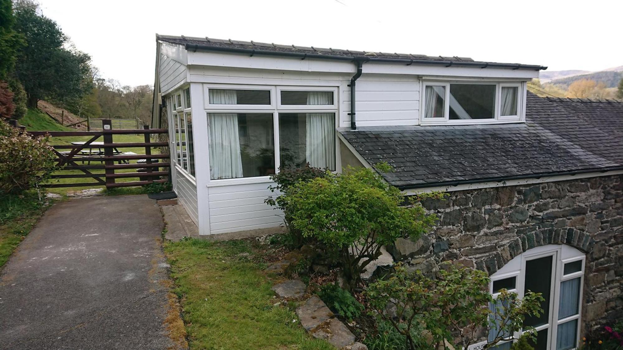 Abergwynant Farm Glamping & Apartments 多尔盖罗 外观 照片