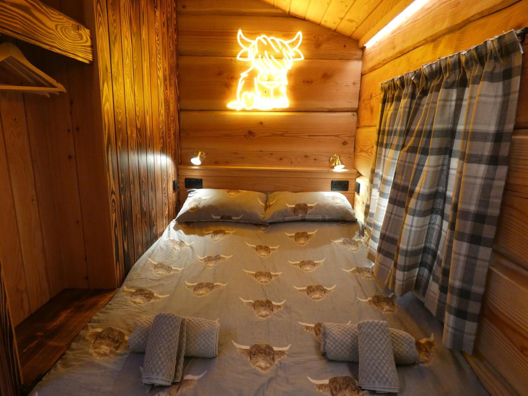 Abergwynant Farm Glamping & Apartments 多尔盖罗 外观 照片